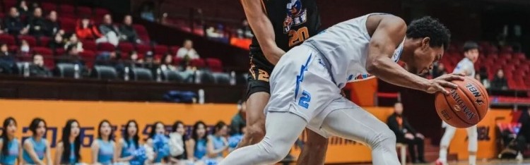 kaiyun-霍尔德爆砍50+ 助队拿下客场队史首胜！