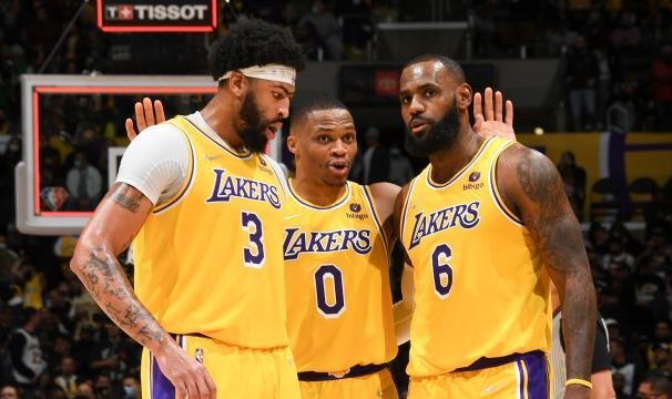 开云APP-湖人球员赛季评分（二）：过去的赛季里谁表现及格？