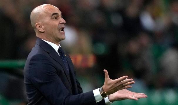 开云-三中卫解放葡萄牙队进攻属性 马丁内斯赛后夸C罗