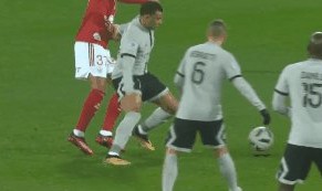 名宿评姆巴佩争议犯规：作为场上队长不应如此